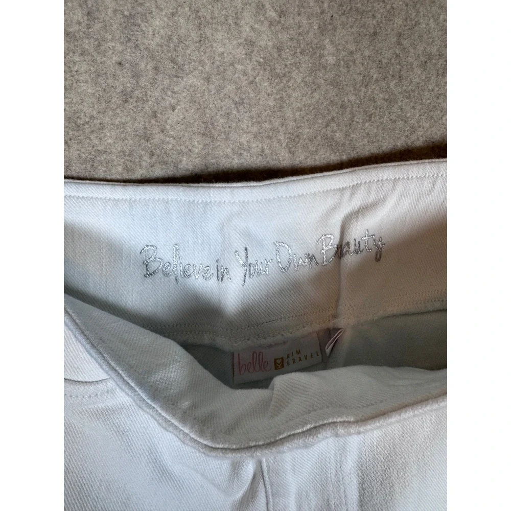 k255. Belle by Kim Gravel White Denim Pull-On Shorts Size 16 Stretch